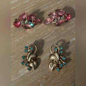 VINTAGE CLIP EARRINGS. BLUE RHINESTONES, GOLD LEAVES. PINK RHINESTONES.